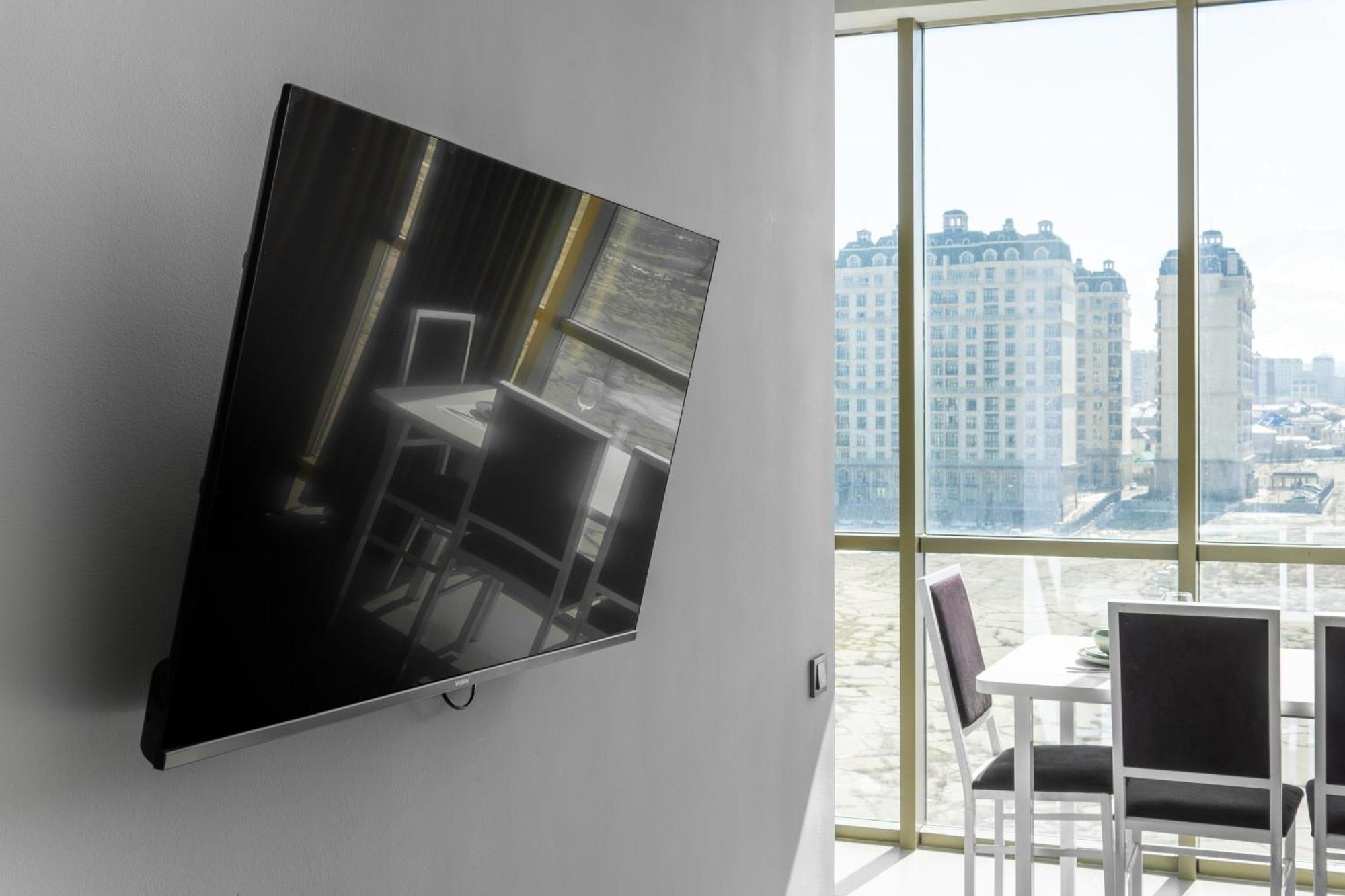 9Th And 6Th Floor Stylish Apartments With Mountainvista Bishkek Exterior foto